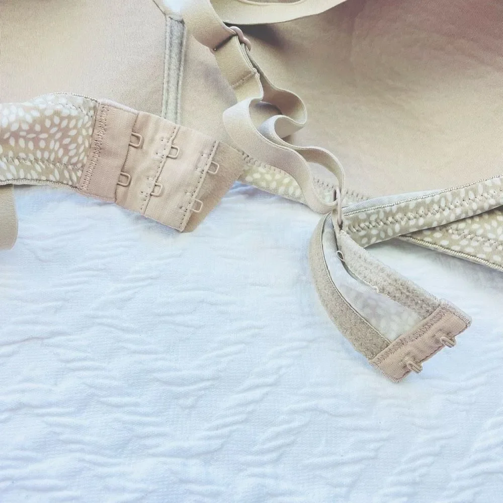 BUY 1 GET ONE FREE Warners 34d wire free comfortable every day bra tan and white